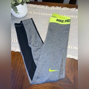Girls size 14/16 Nike pro leggings